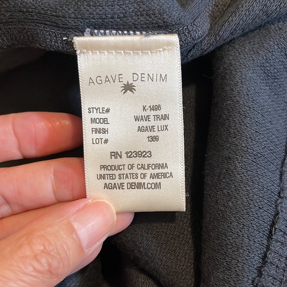 Agave Denim Wave Train Flat Back Seersucker 1/4 Zip Mock Pullover Black NWT-S - Picture 11 of 13